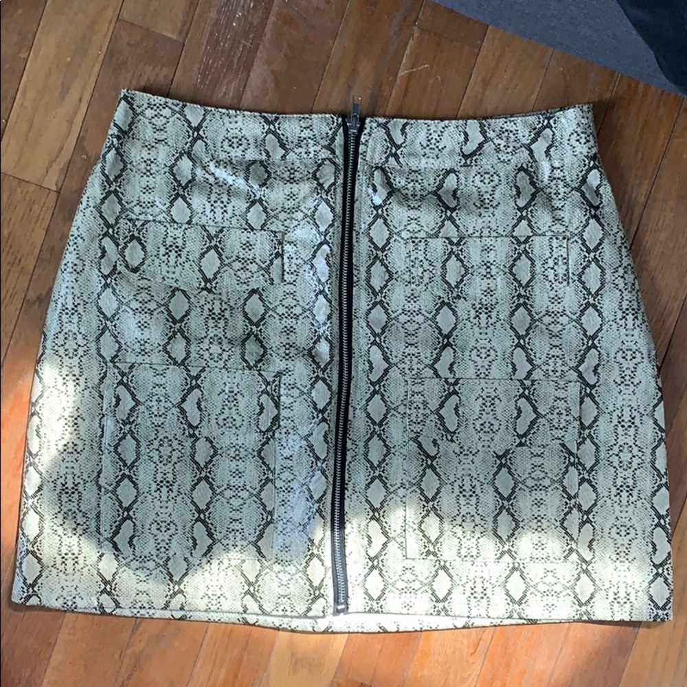 Snake skin zip up mini skirt
